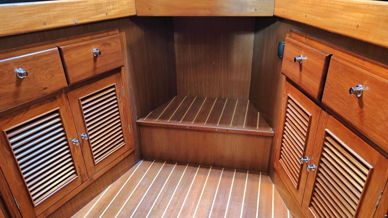 Coral Bay 34