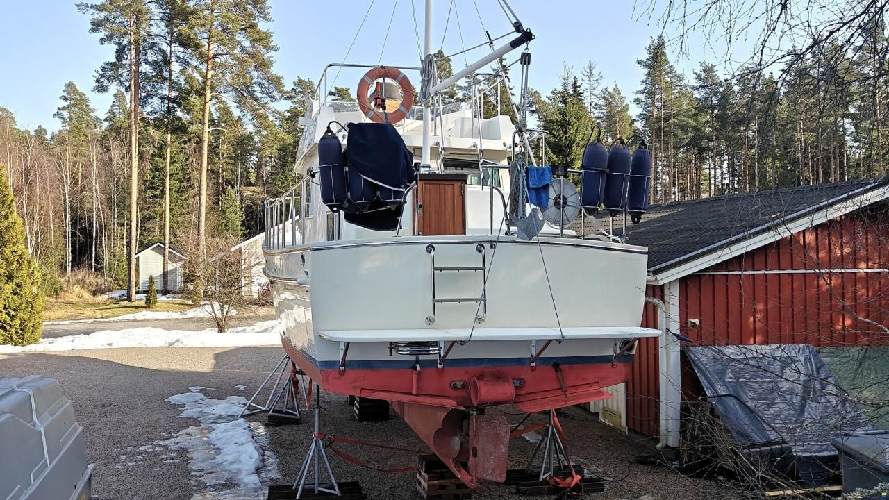 Coral Bay 34