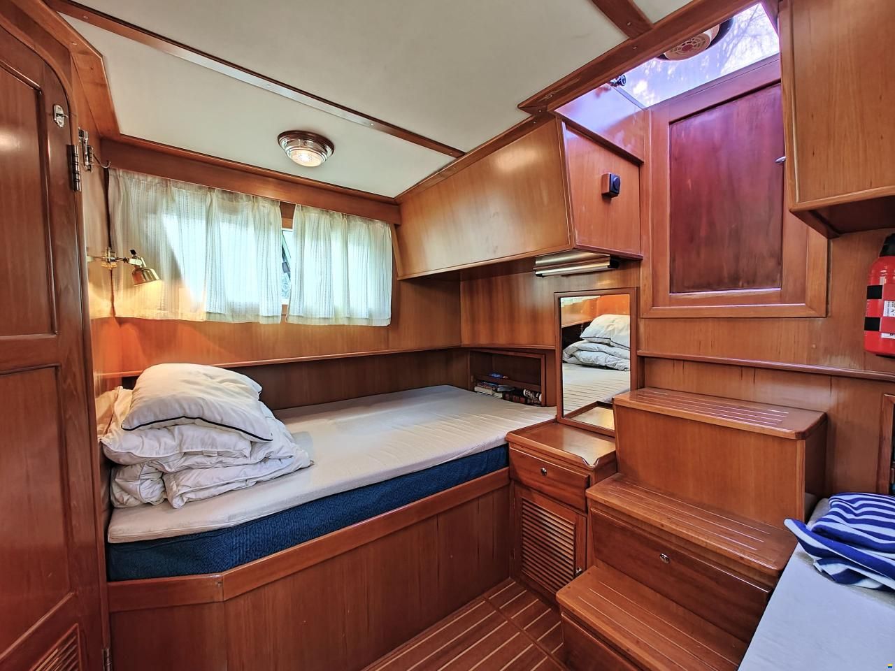 Coral Bay 34