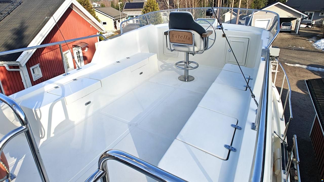 Coral Bay 34