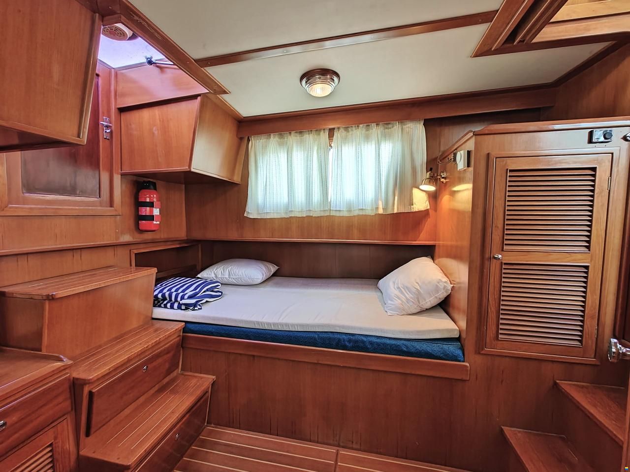 Coral Bay 34