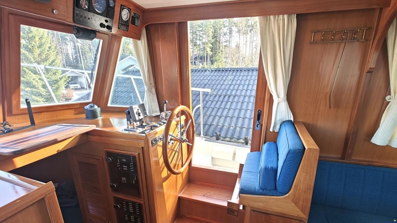 Coral Bay 34