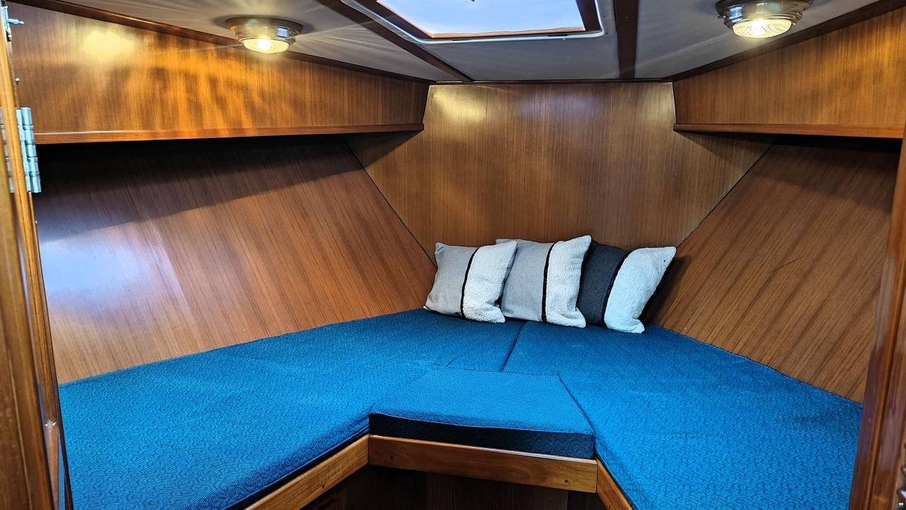 Coral Bay 34