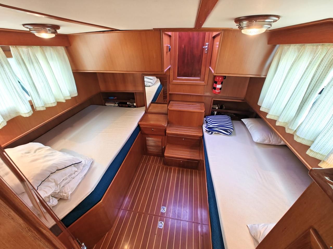 Coral Bay 34