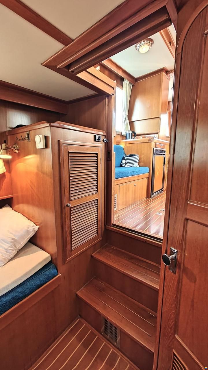 Coral Bay 34