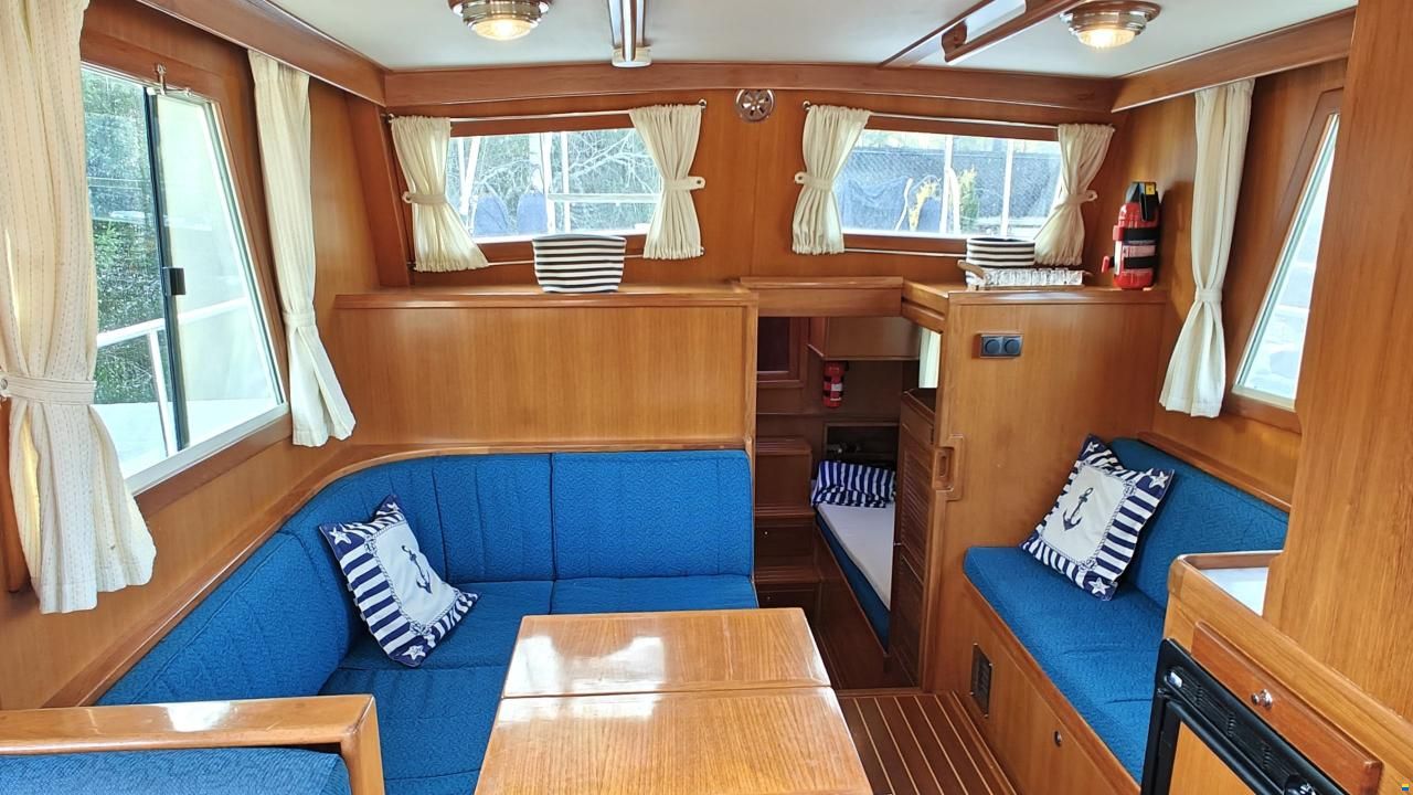 Coral Bay 34