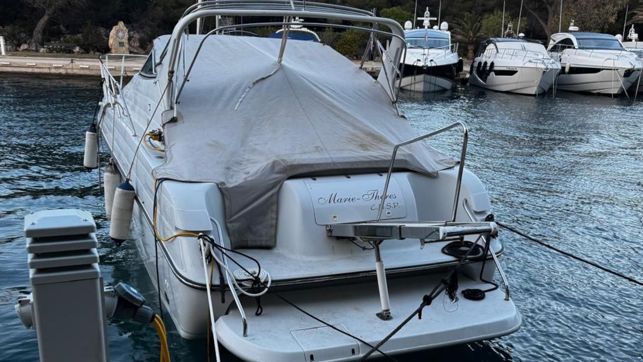 Crownline CR 330