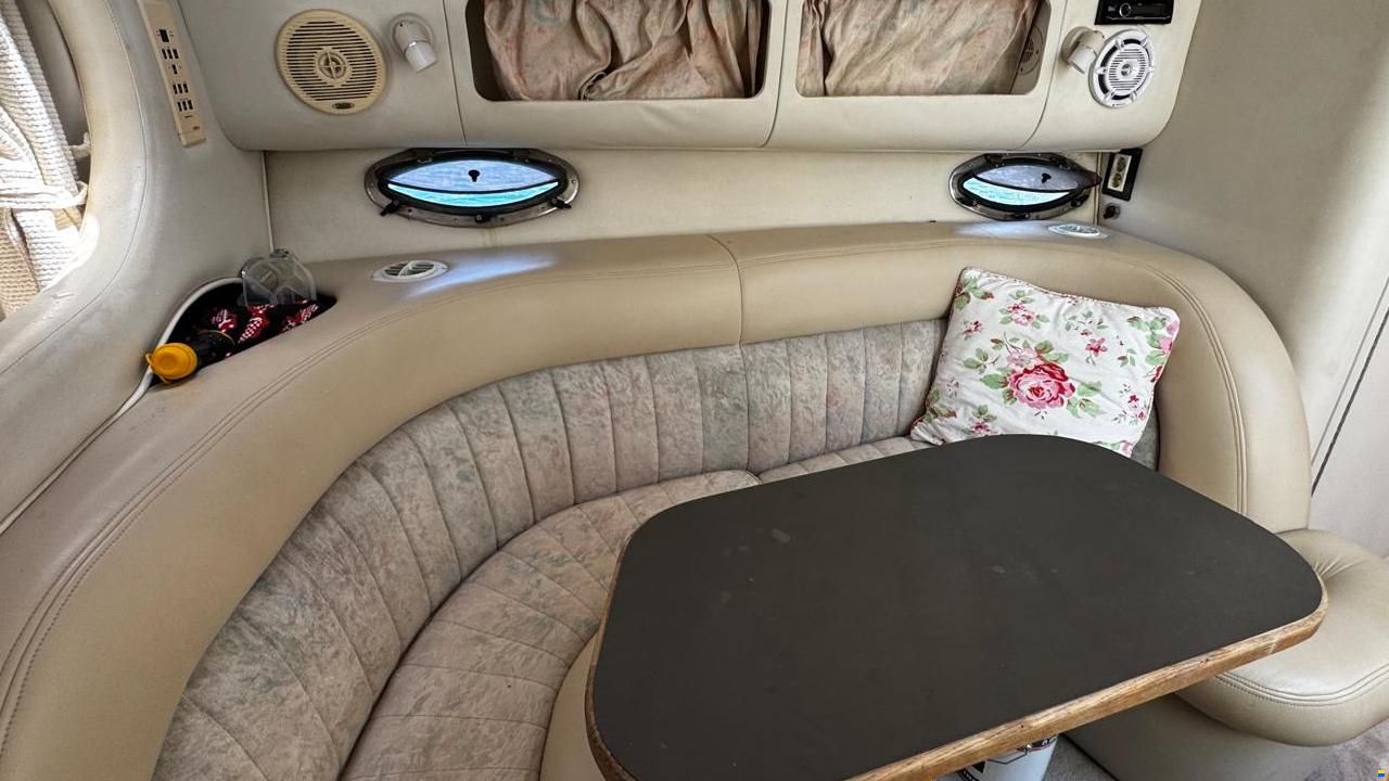 Crownline CR 330