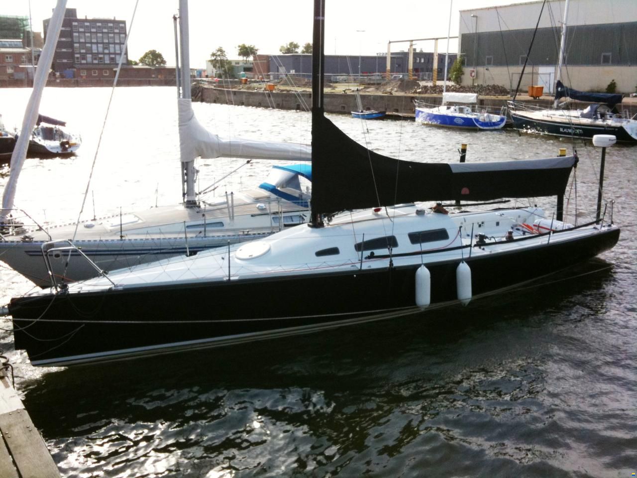 DynaYacht Schock 40 CBTF Racer