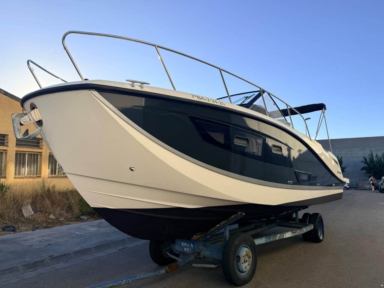 Quicksilver 875 Sundeck
