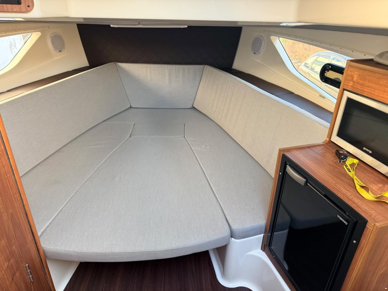 Quicksilver 875 Sundeck