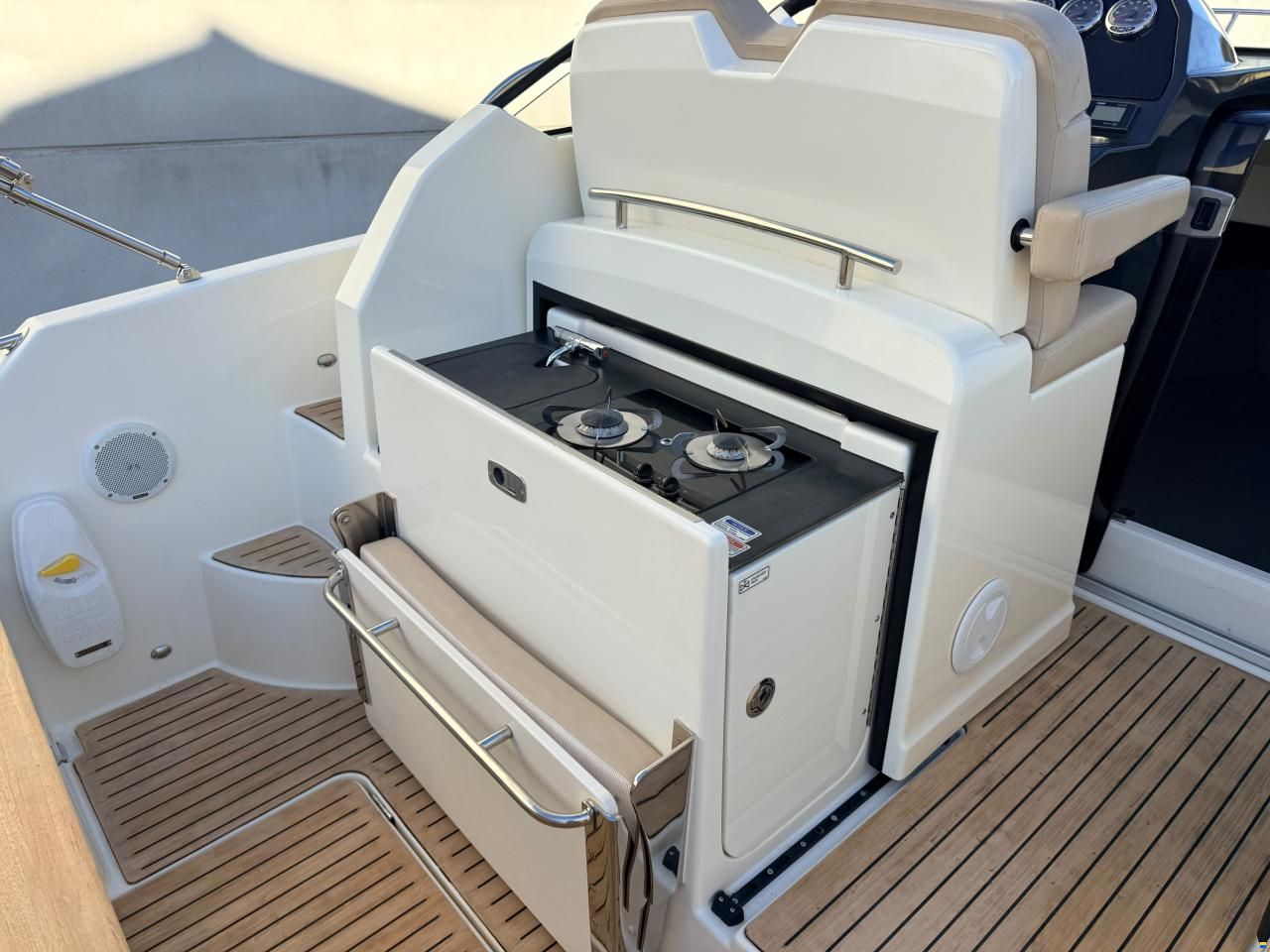 Quicksilver 875 Sundeck