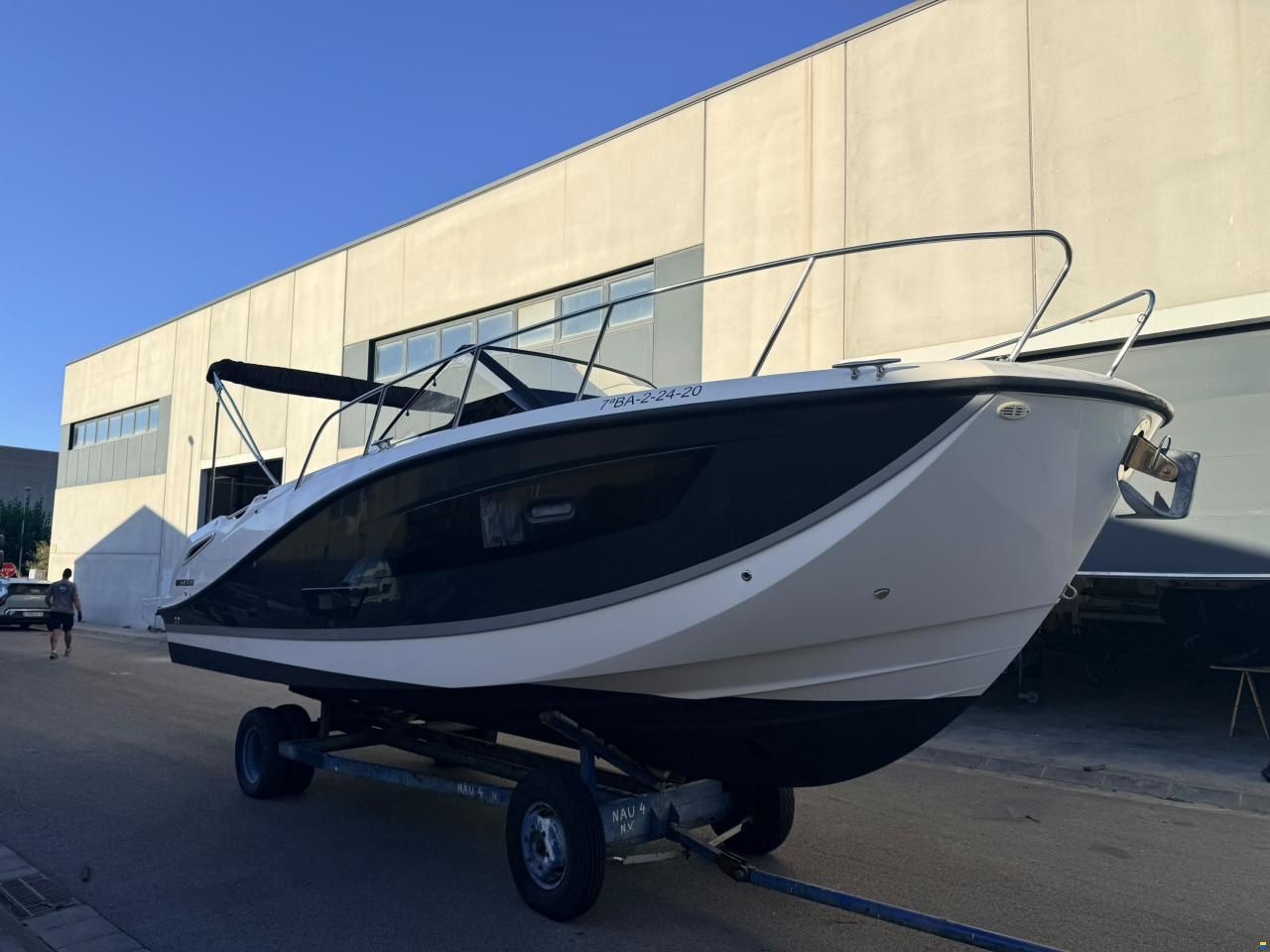 Quicksilver 875 Sundeck