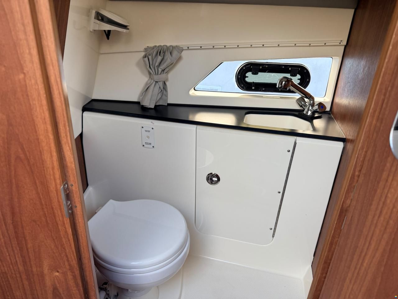 Quicksilver 875 Sundeck