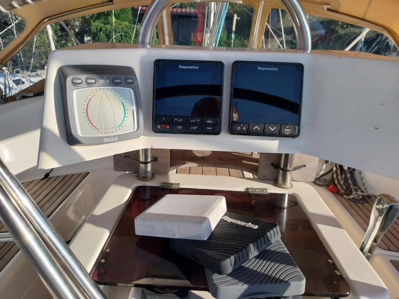 Beneteau Oceanis 351
