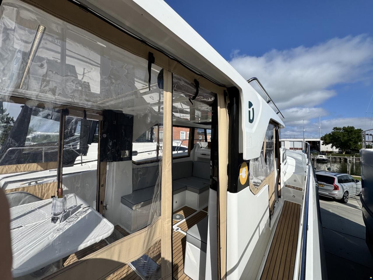D 10 lougne top ELECTRIC