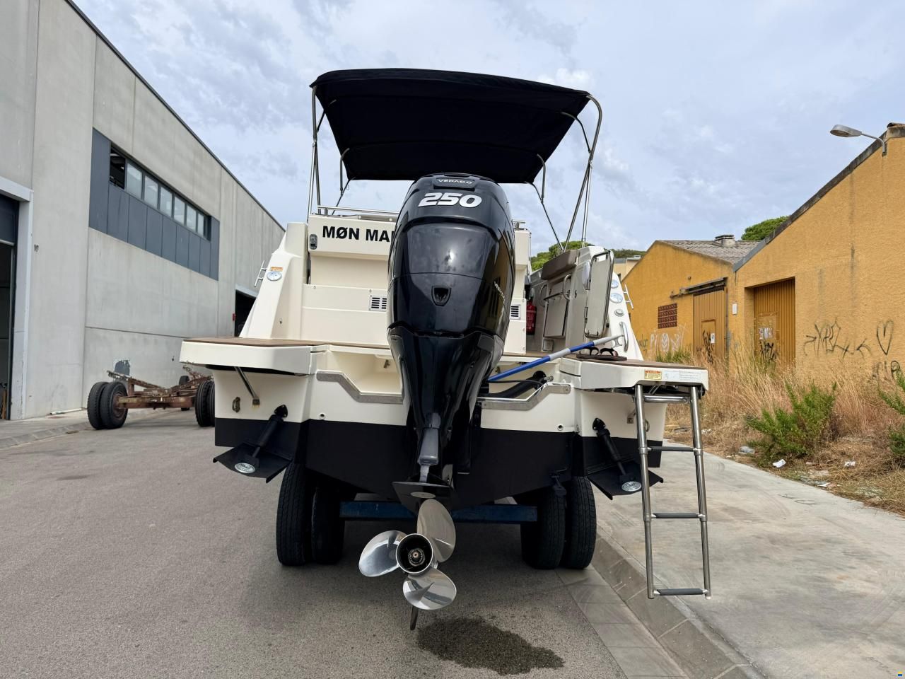 Quicksilver 805 Sundeck