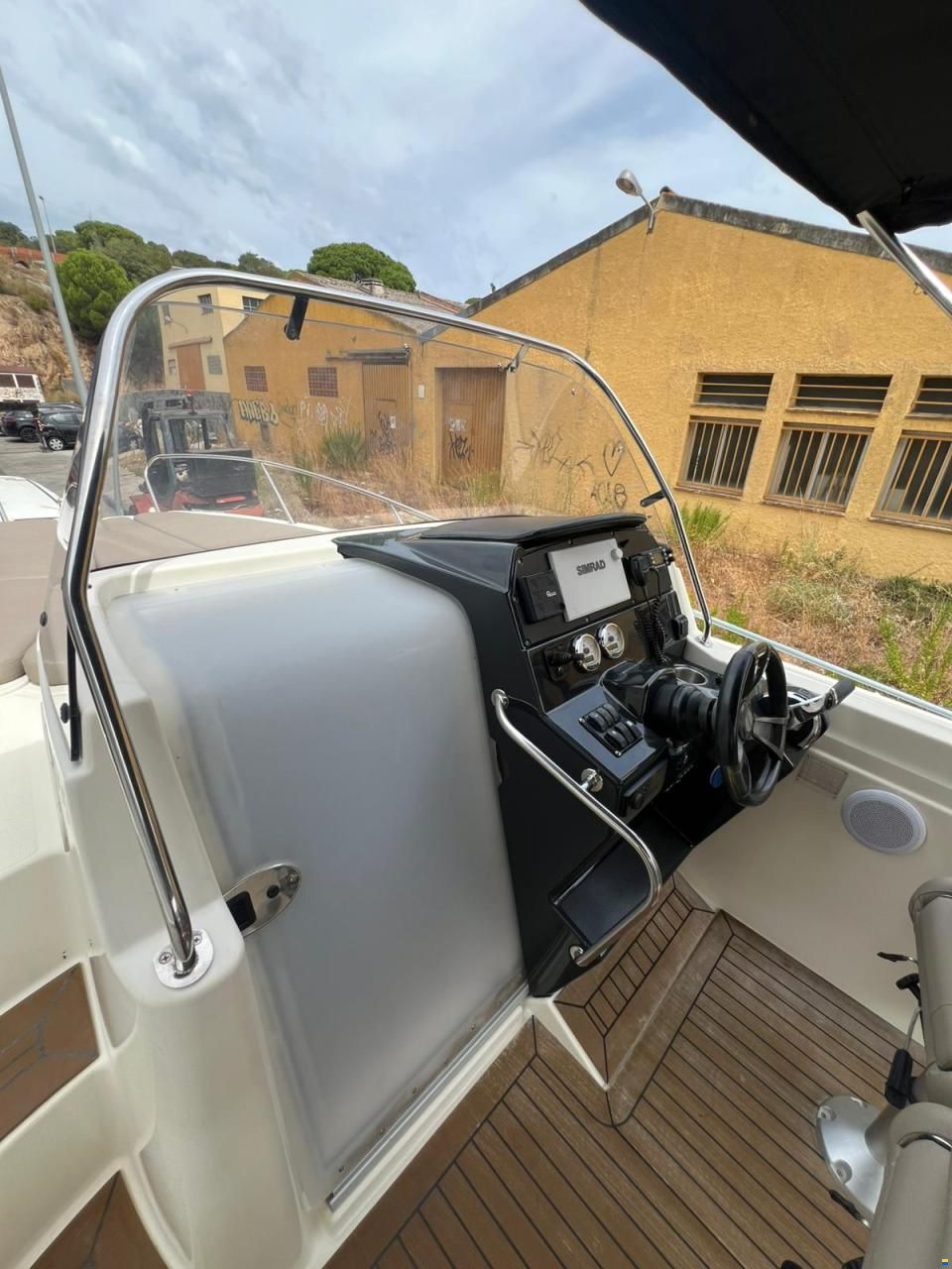 Quicksilver 805 Sundeck