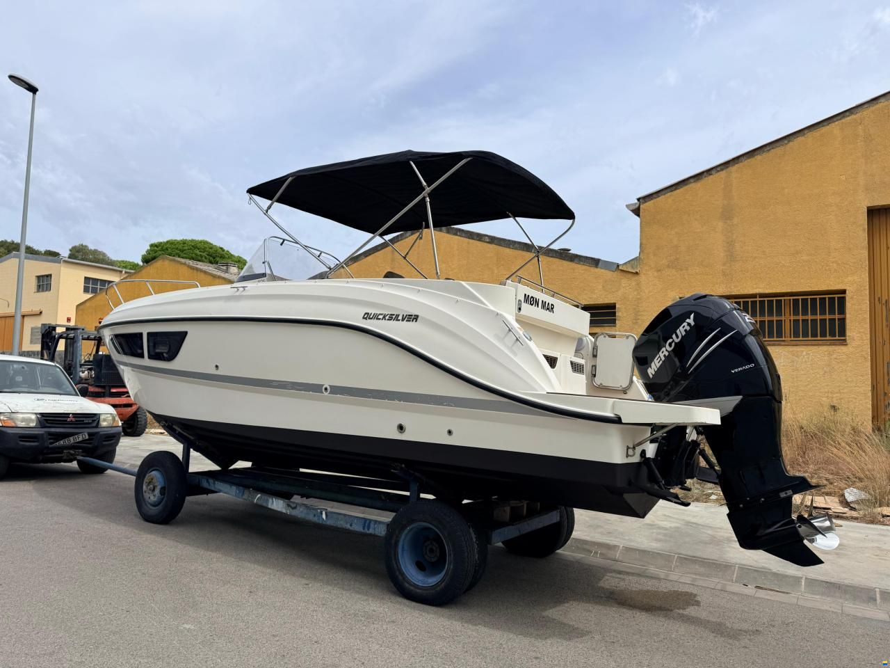 Quicksilver 805 Sundeck