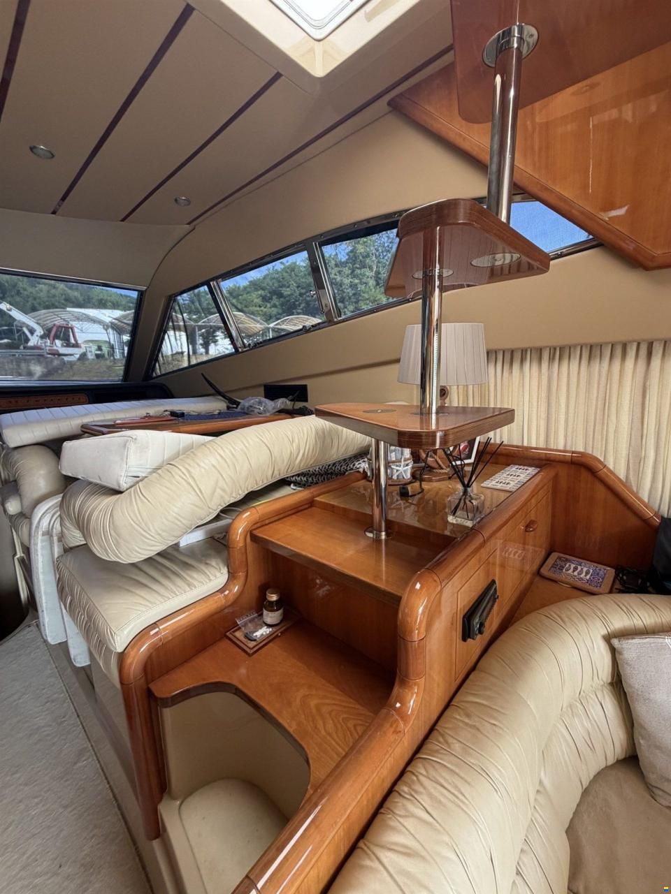 Ferretti 530