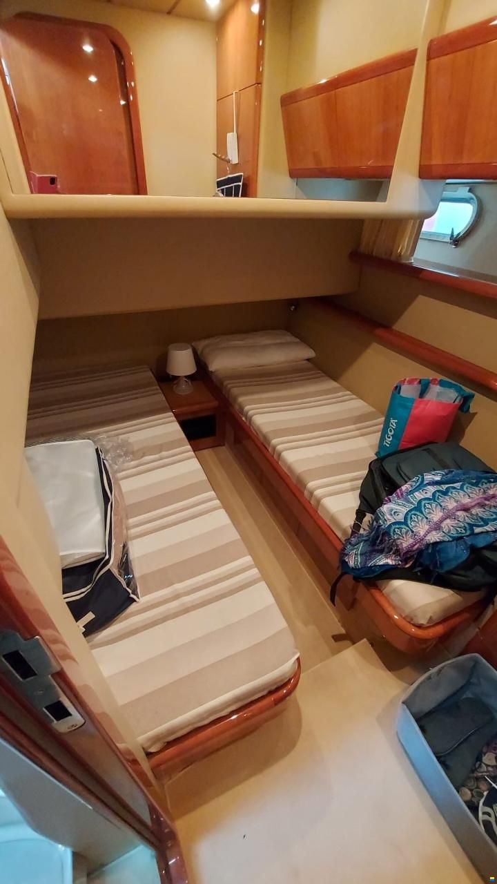 Ferretti 530