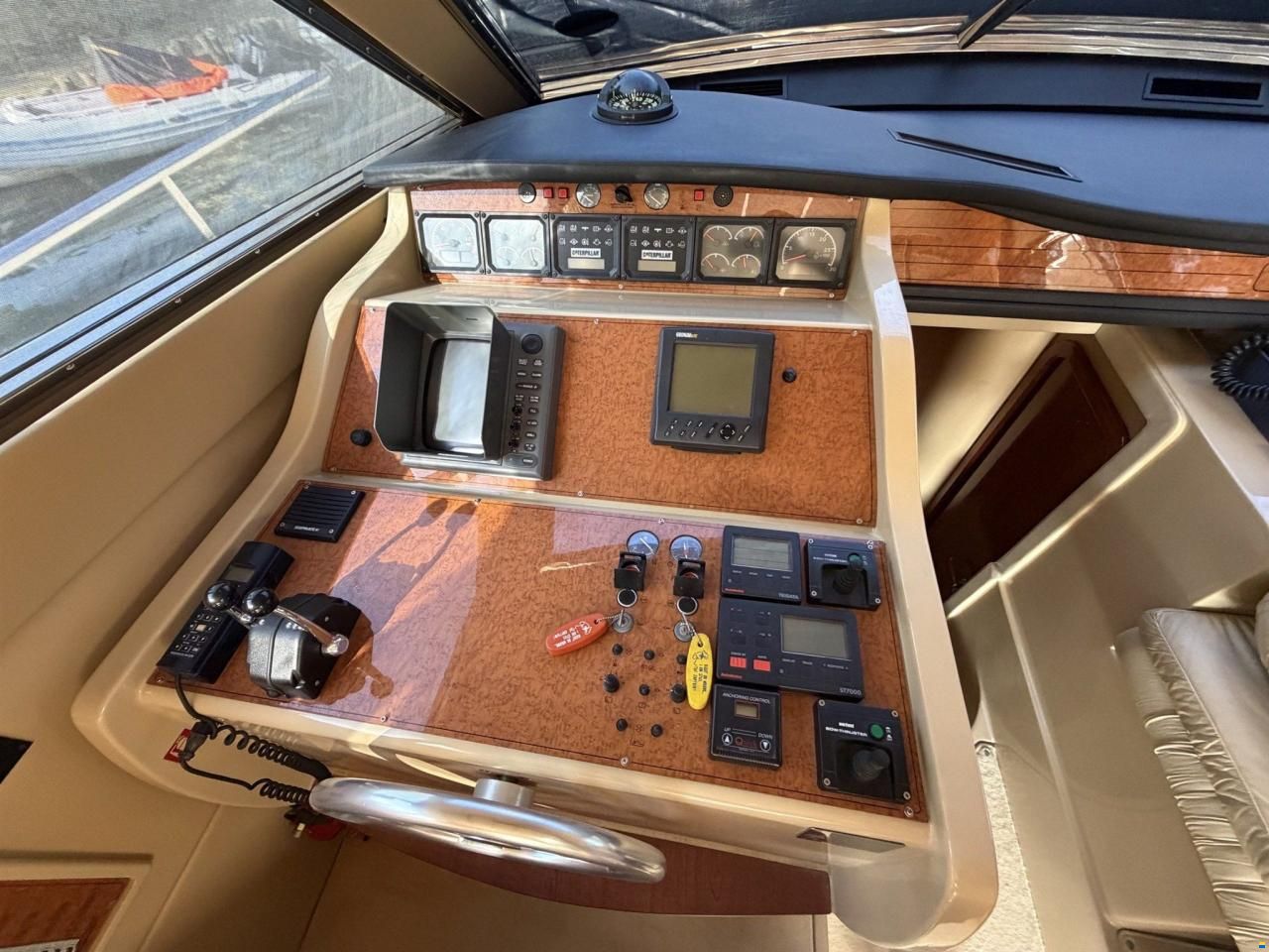 Ferretti 530