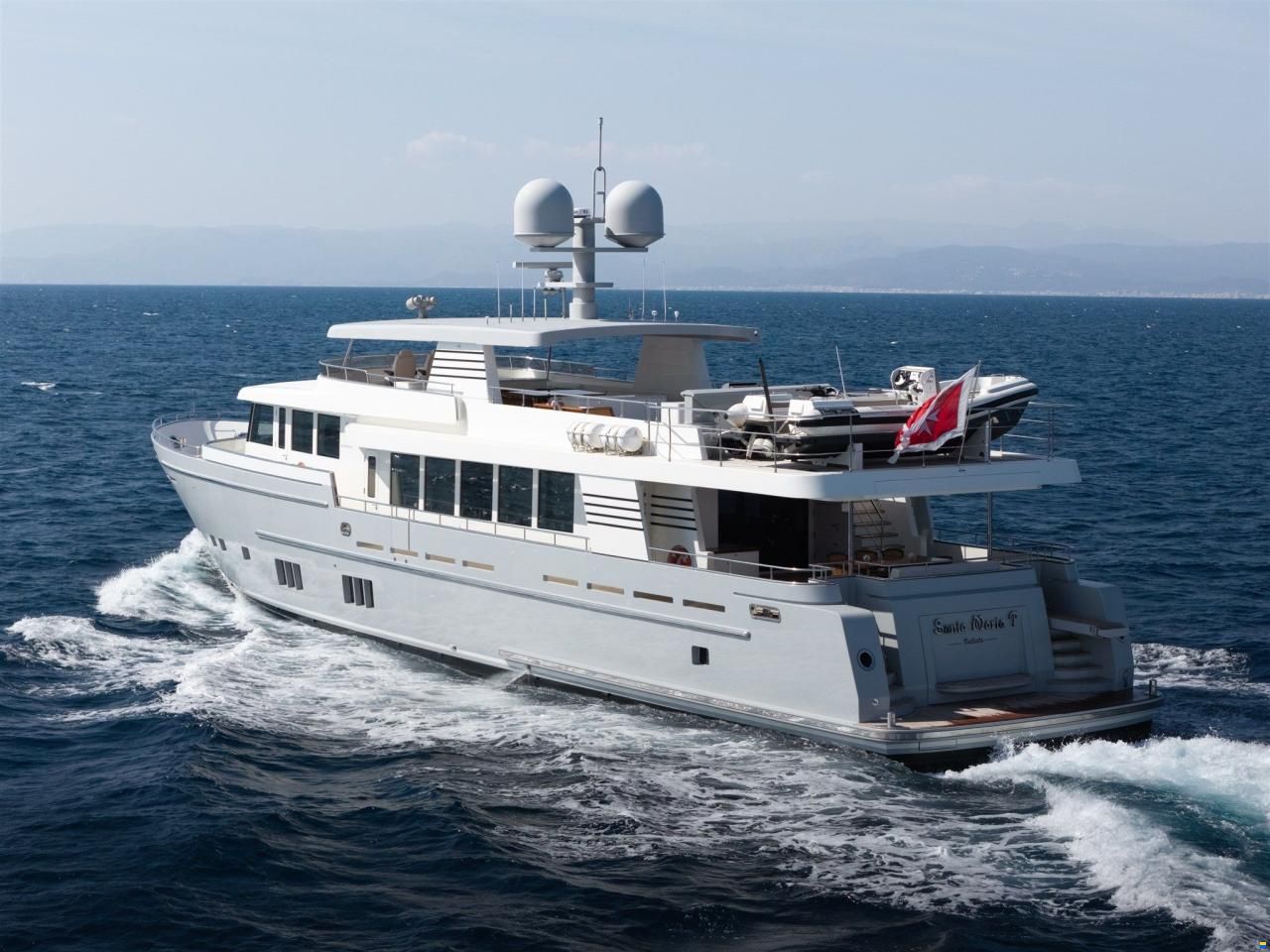 Van der Valk Custom Explorer