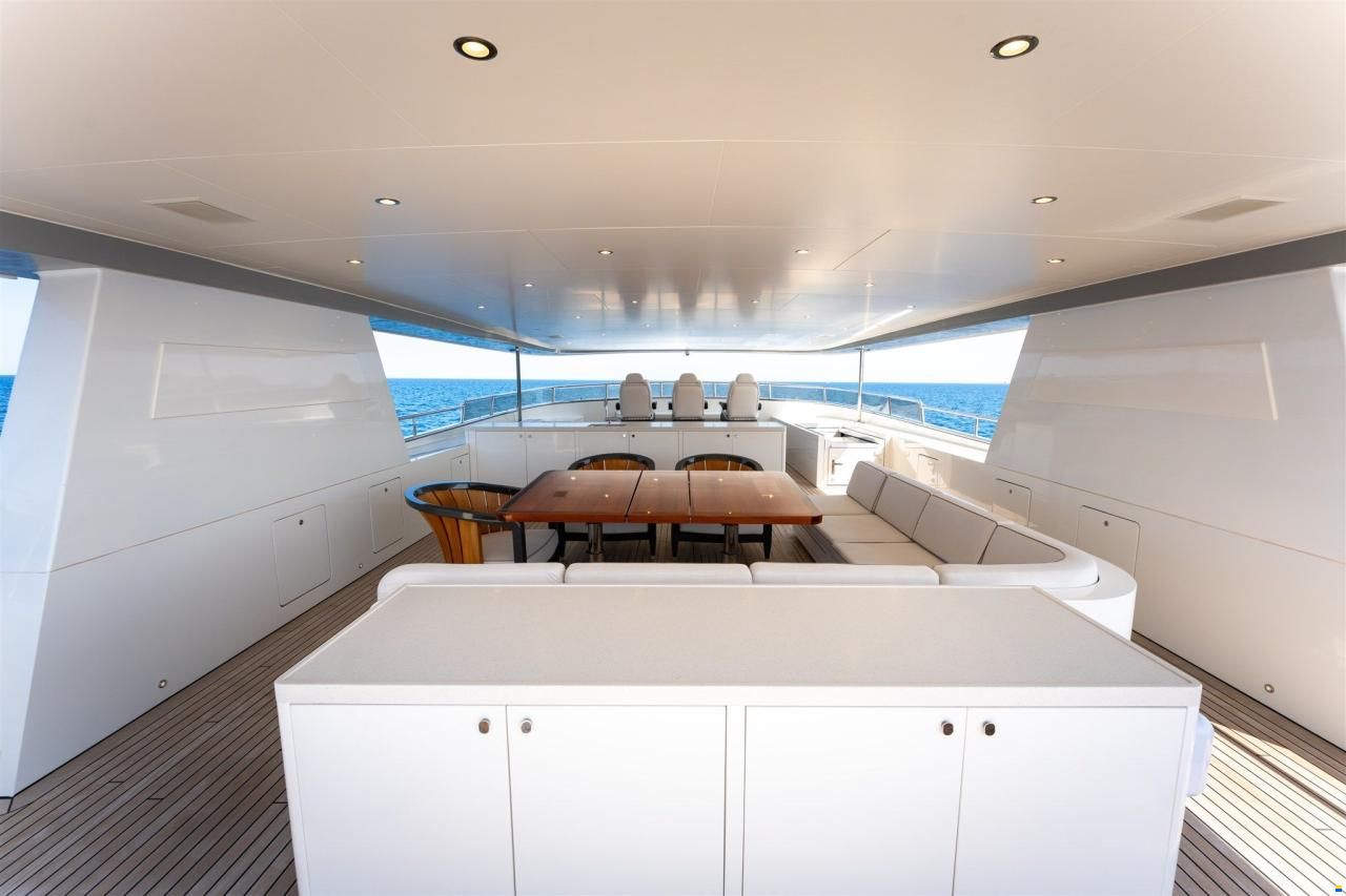 Van der Valk Custom Explorer