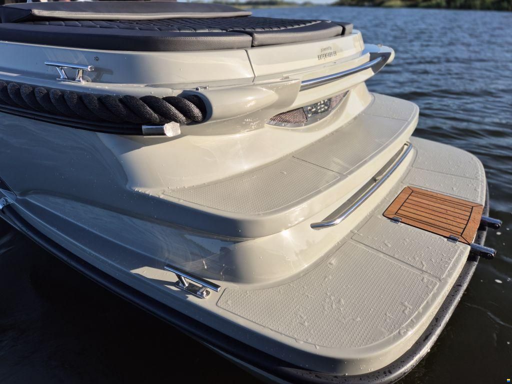 Oud Huijzer 650 Tender