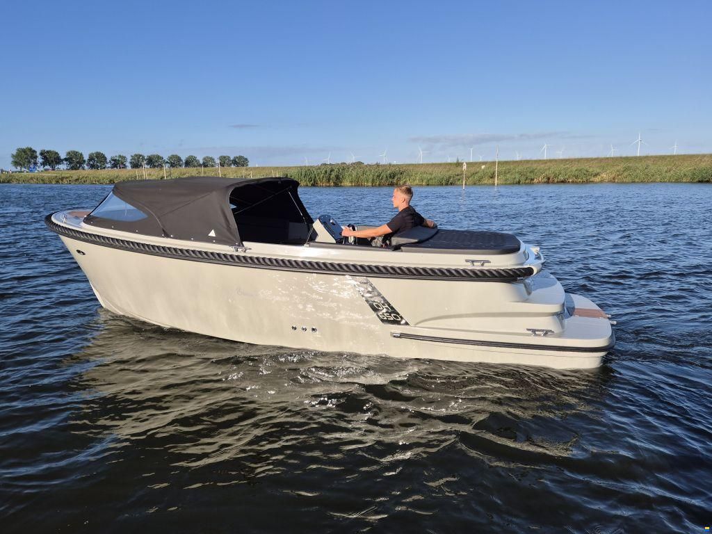 Oud Huijzer 650 Tender