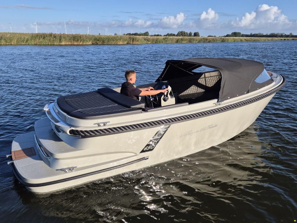 Oud Huijzer 650 Tender
