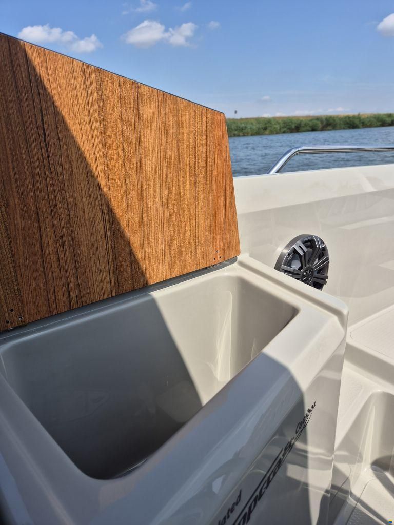 Topcraft 627 Tender