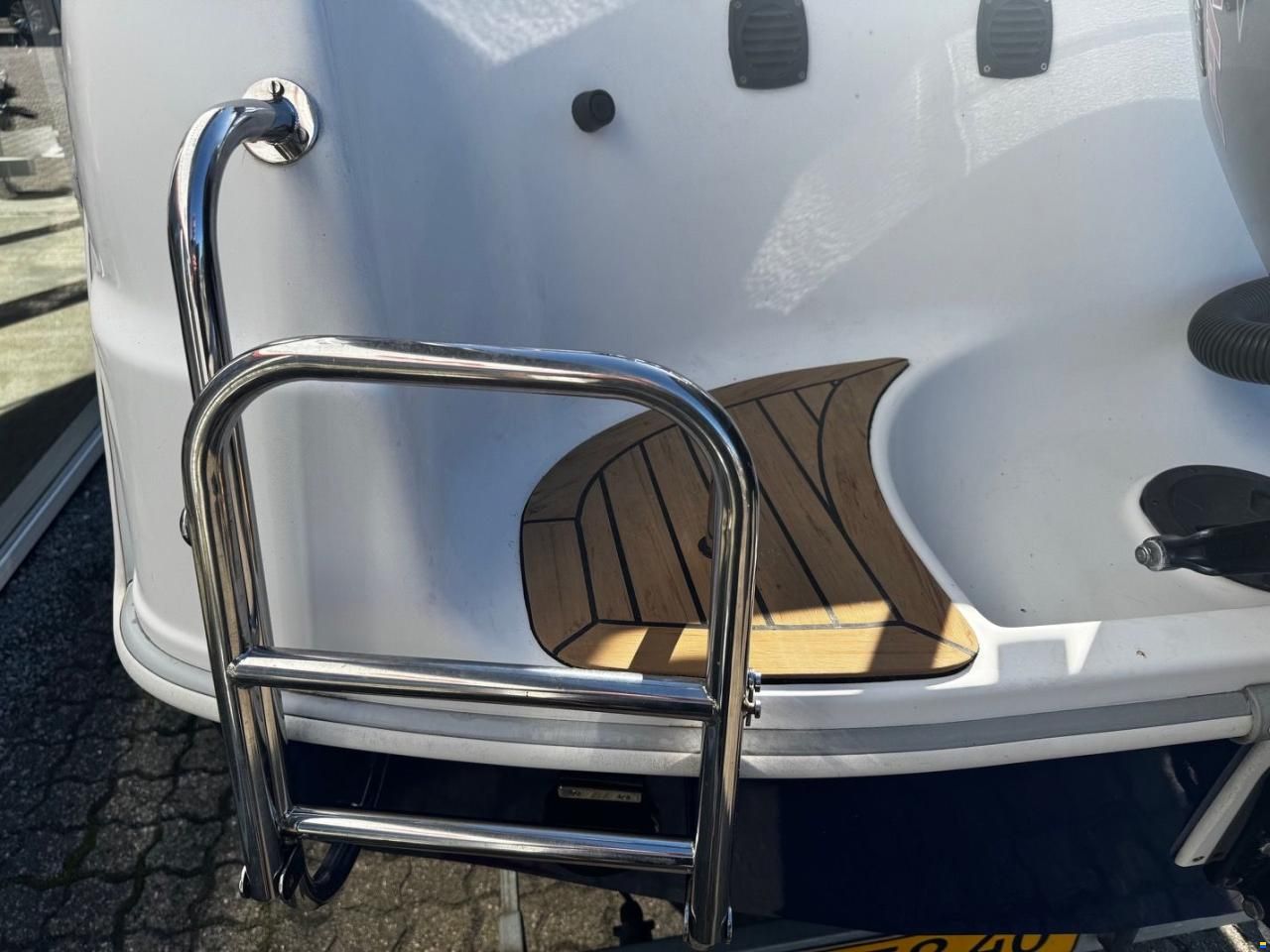 Örnvik 630 WA Commander med F175 hk Mercury-EFI