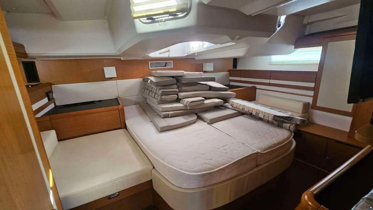 JEANNEAU YACHTS 53