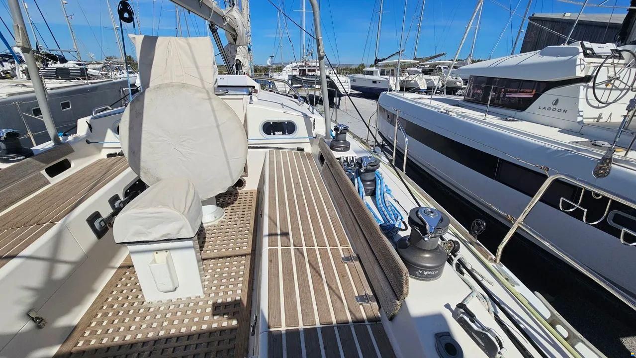 JFA PETREL 42