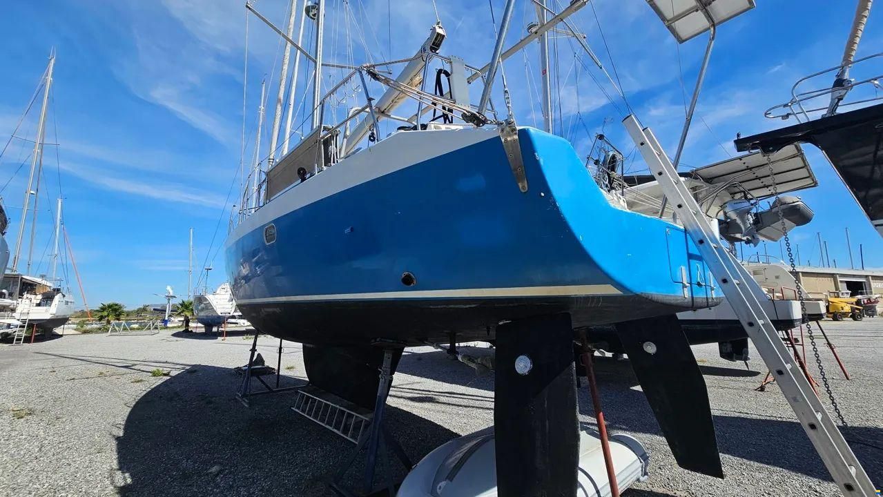 JFA PETREL 42