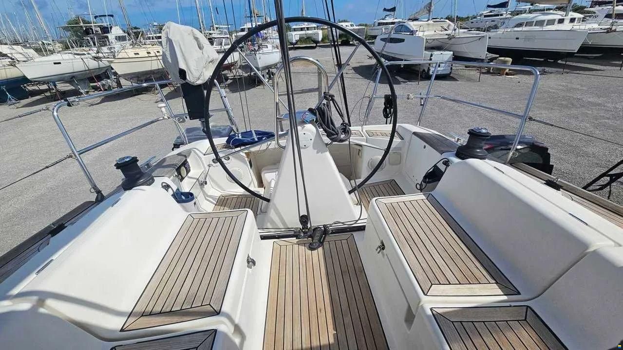 Dufour 34 PERFORMANCE