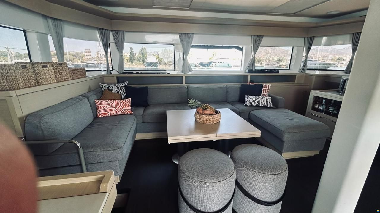 Lagoon 55 Owner's Version