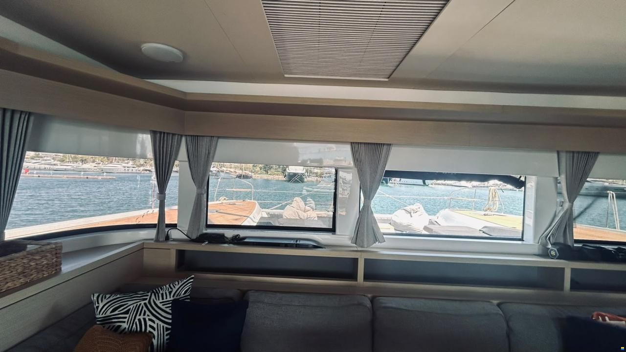 Lagoon 55 Owner's Version