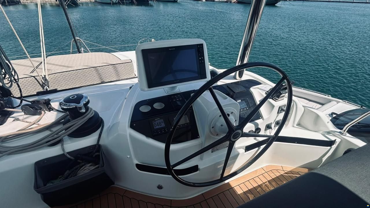 Lagoon 55 Owner's Version