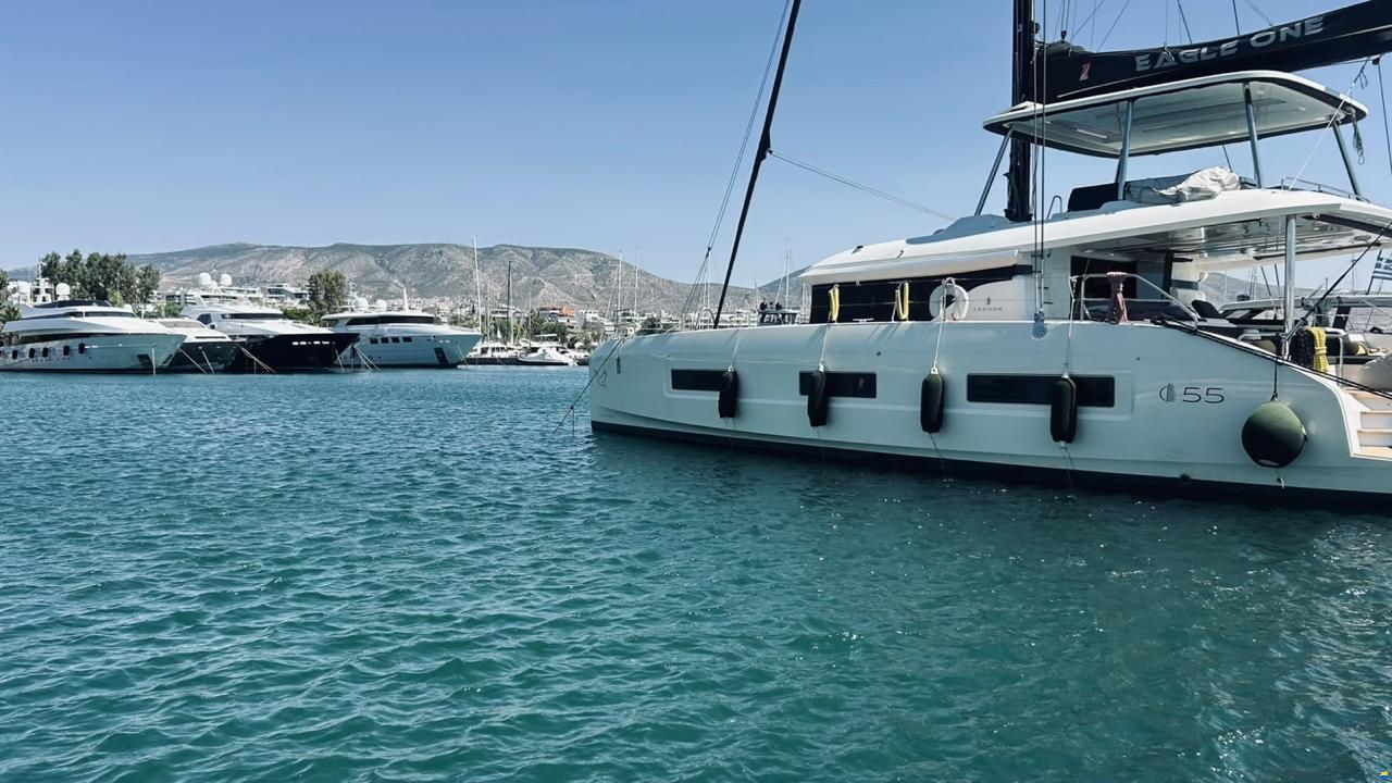 Lagoon 55 Owner's Version