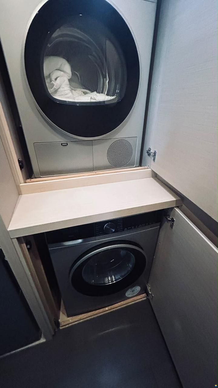 Lagoon 55 Owner's Version