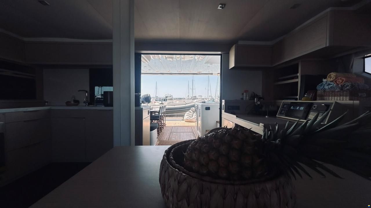 Lagoon 55 Owner's Version