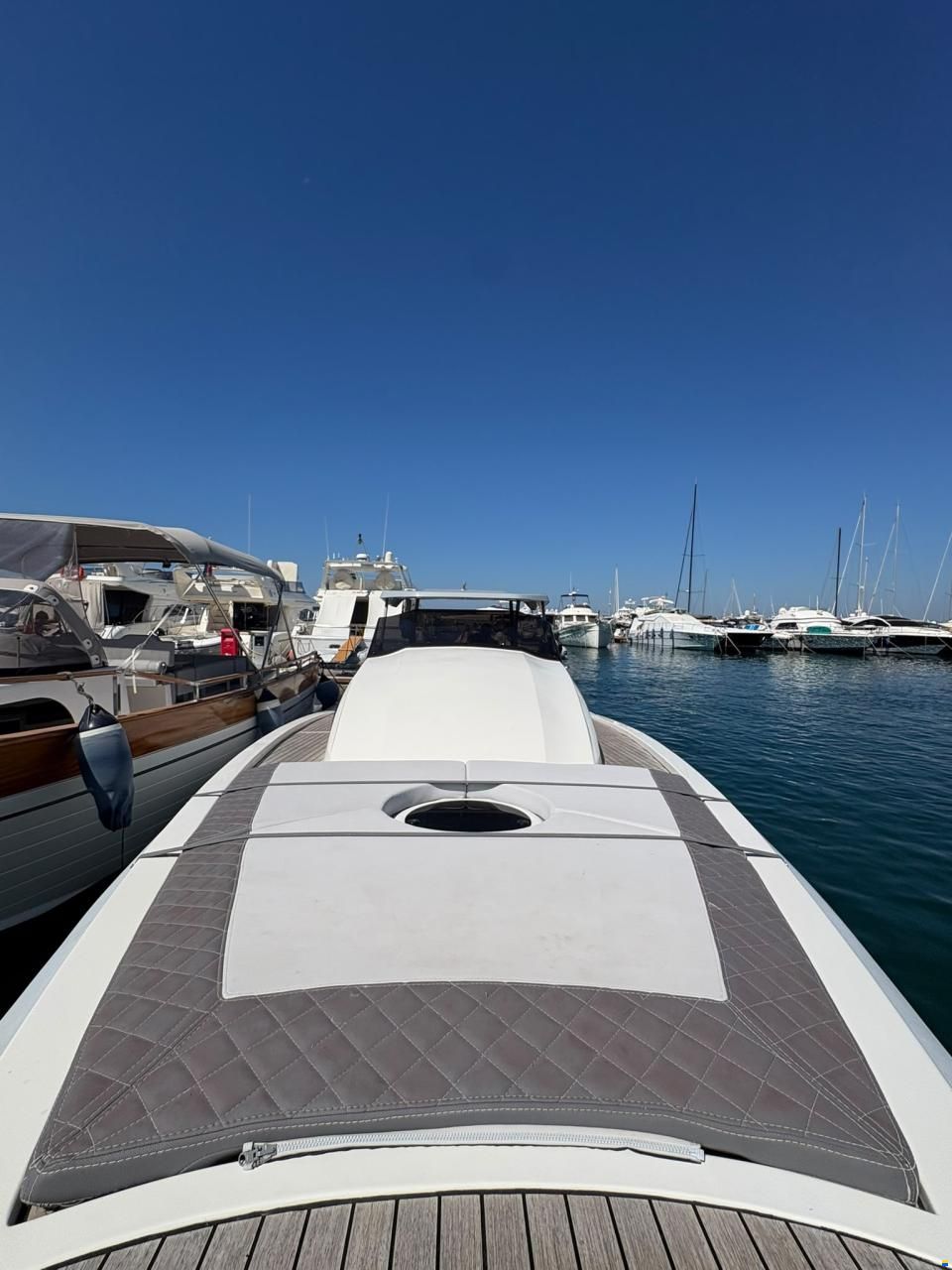 Panamera Yacht PY100XL