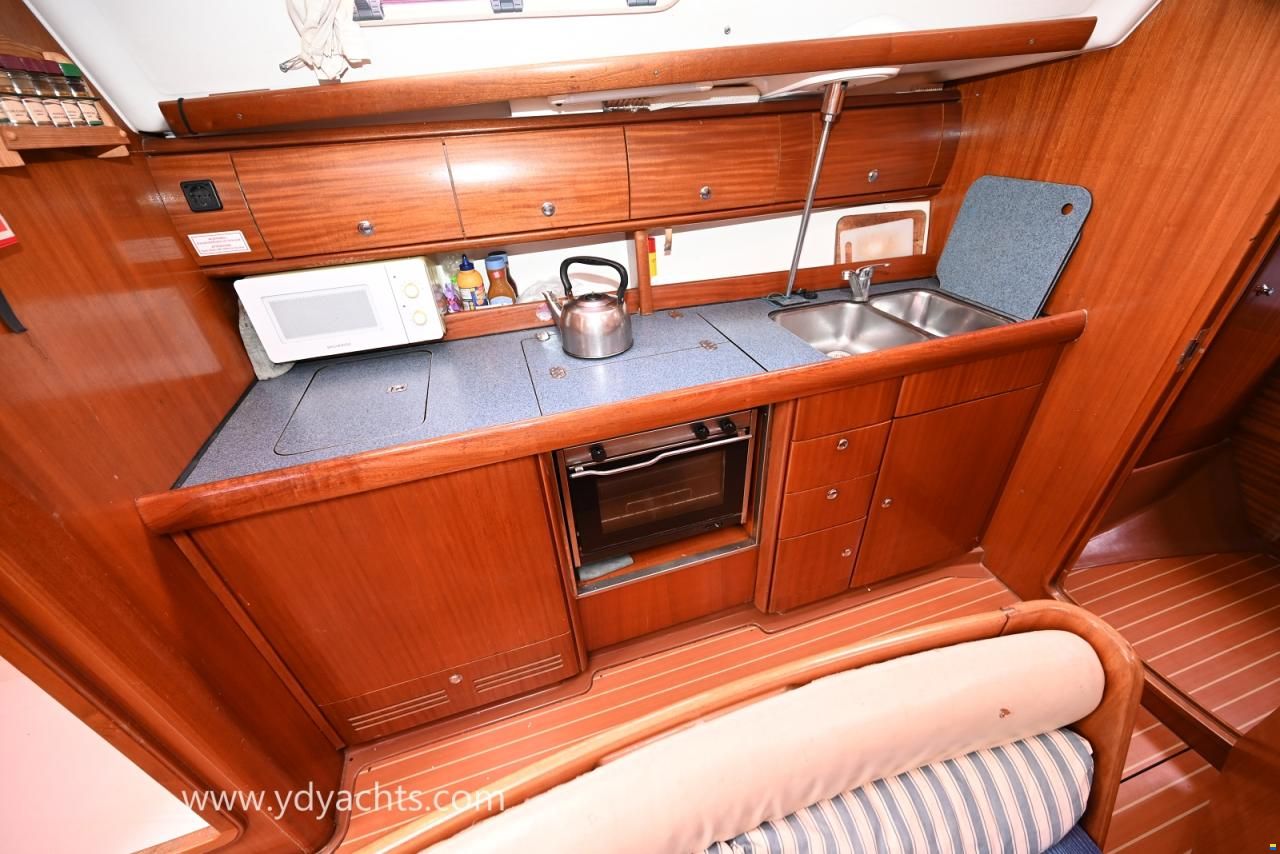 Bavaria 38