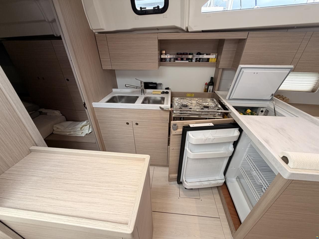 Beneteau Oceanis 47
