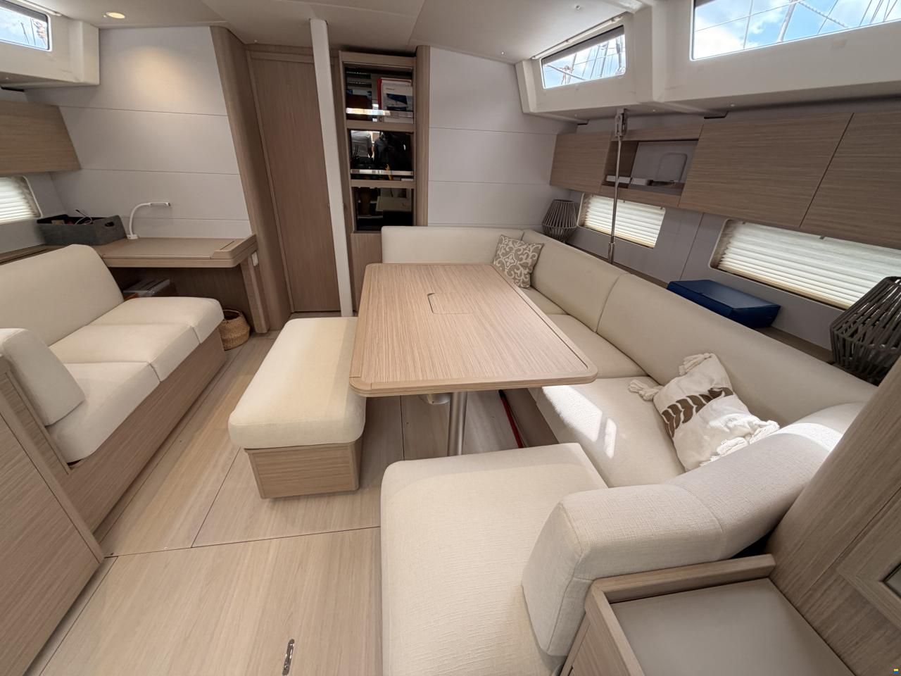 Beneteau Oceanis 47