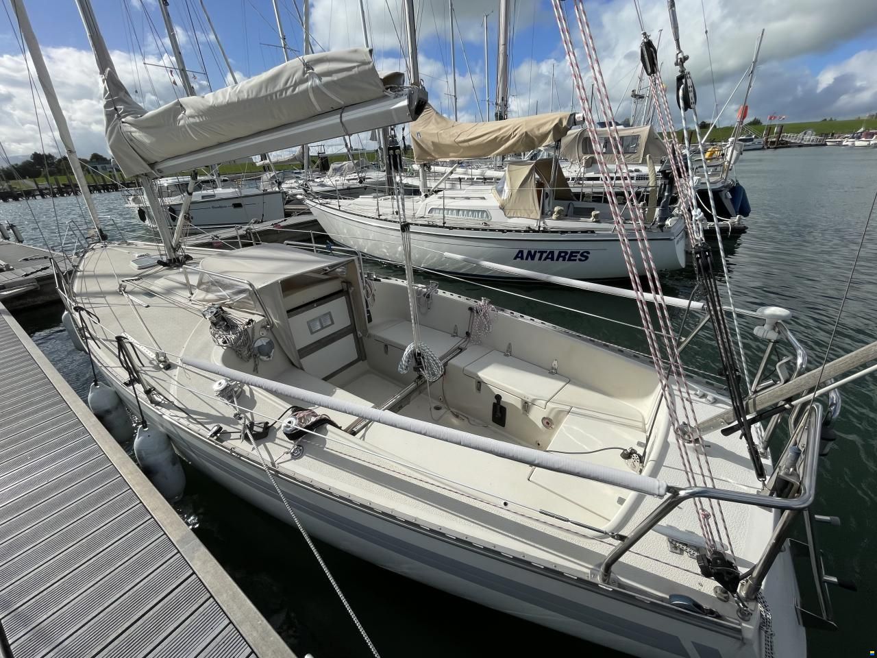 OL Boats International 1006