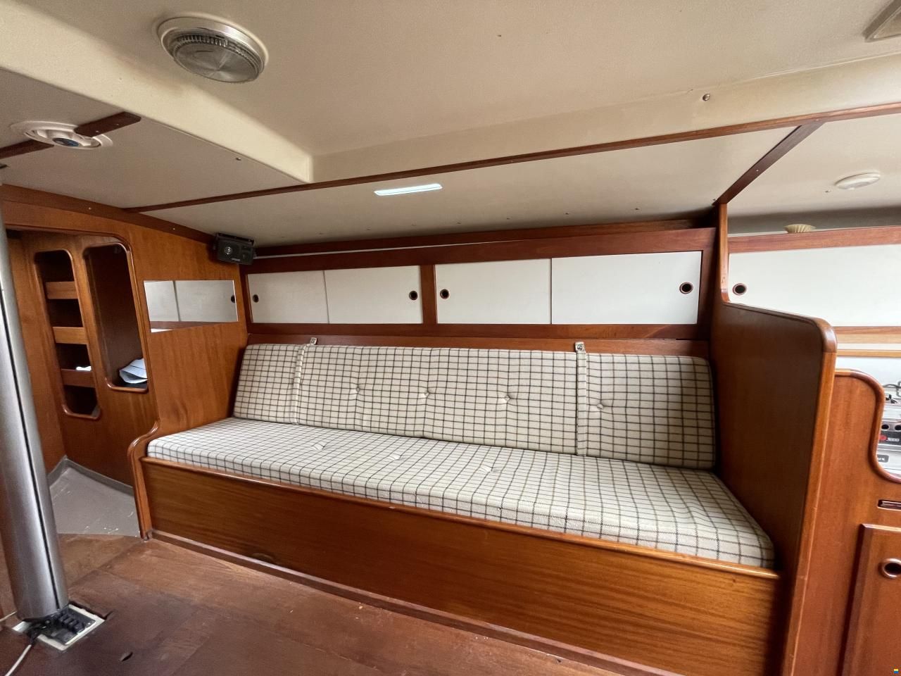 OL Boats International 1006