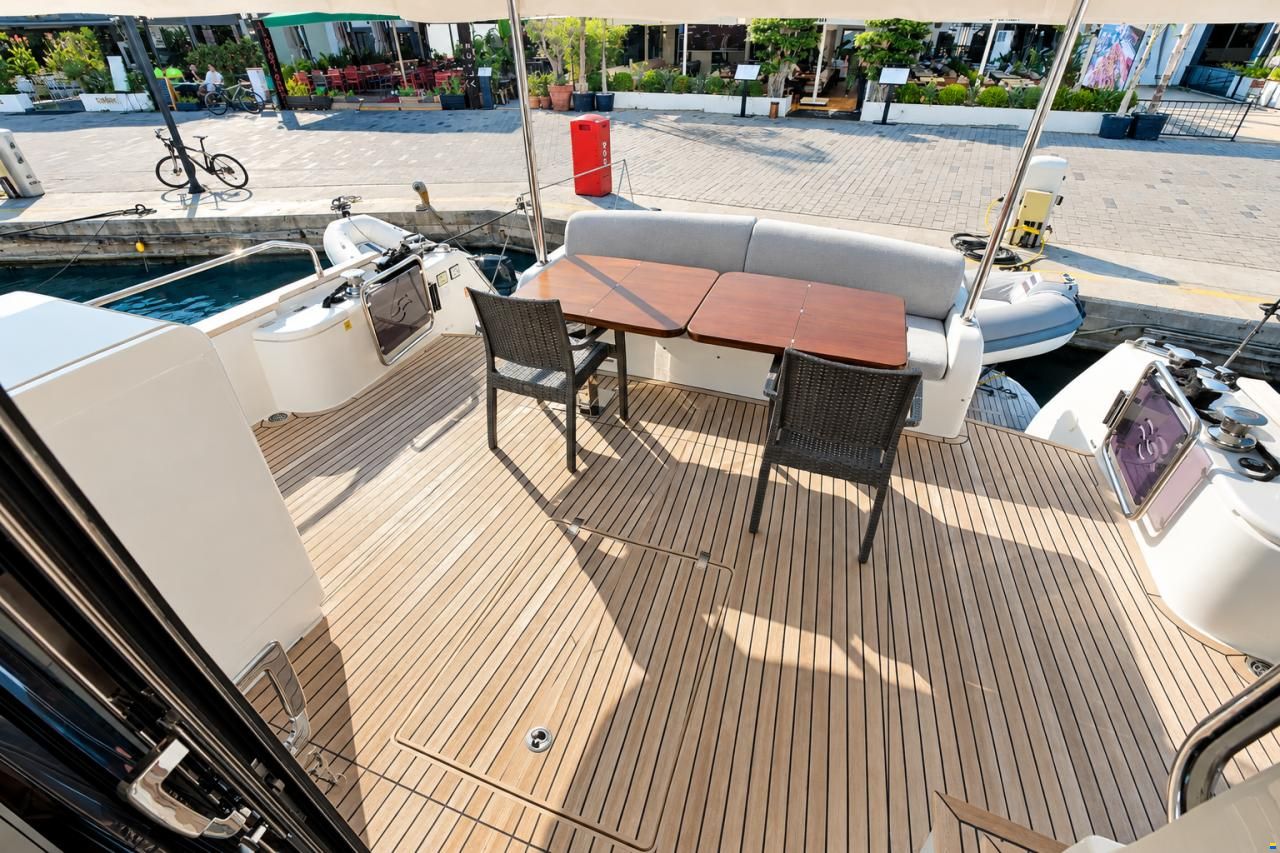 Sirena Yacht 58